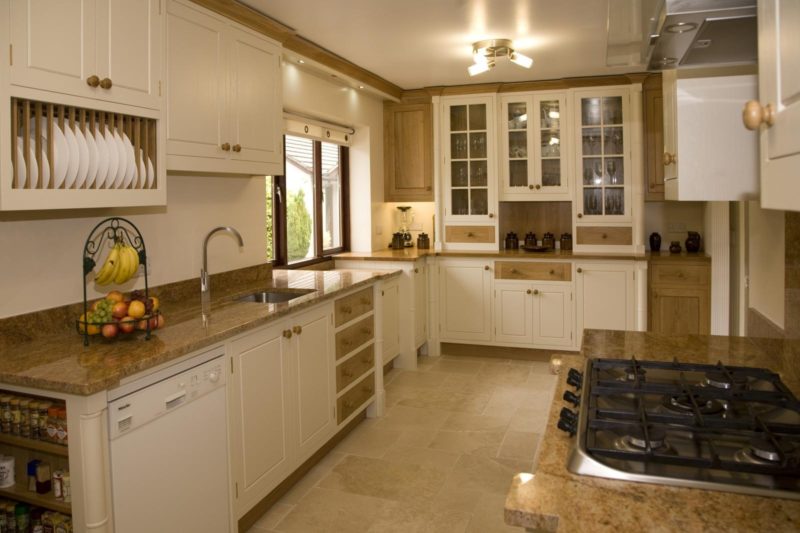 painted-and-oak-kitchen-llanrhystud-7